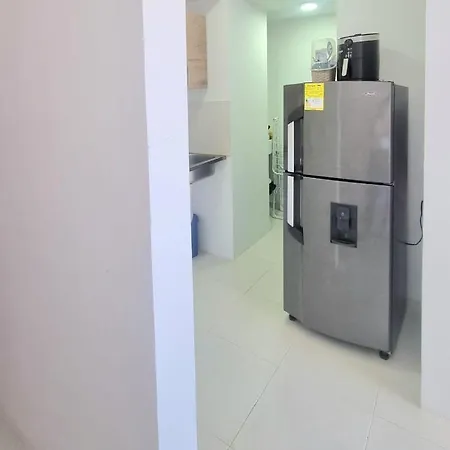 Amoblados Bajo La Sombra Del Omnipotente. Apartamento *