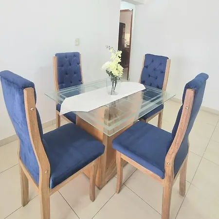 Amoblados Bajo La Sombra Del Omnipotente. Apartamento Cartagena
